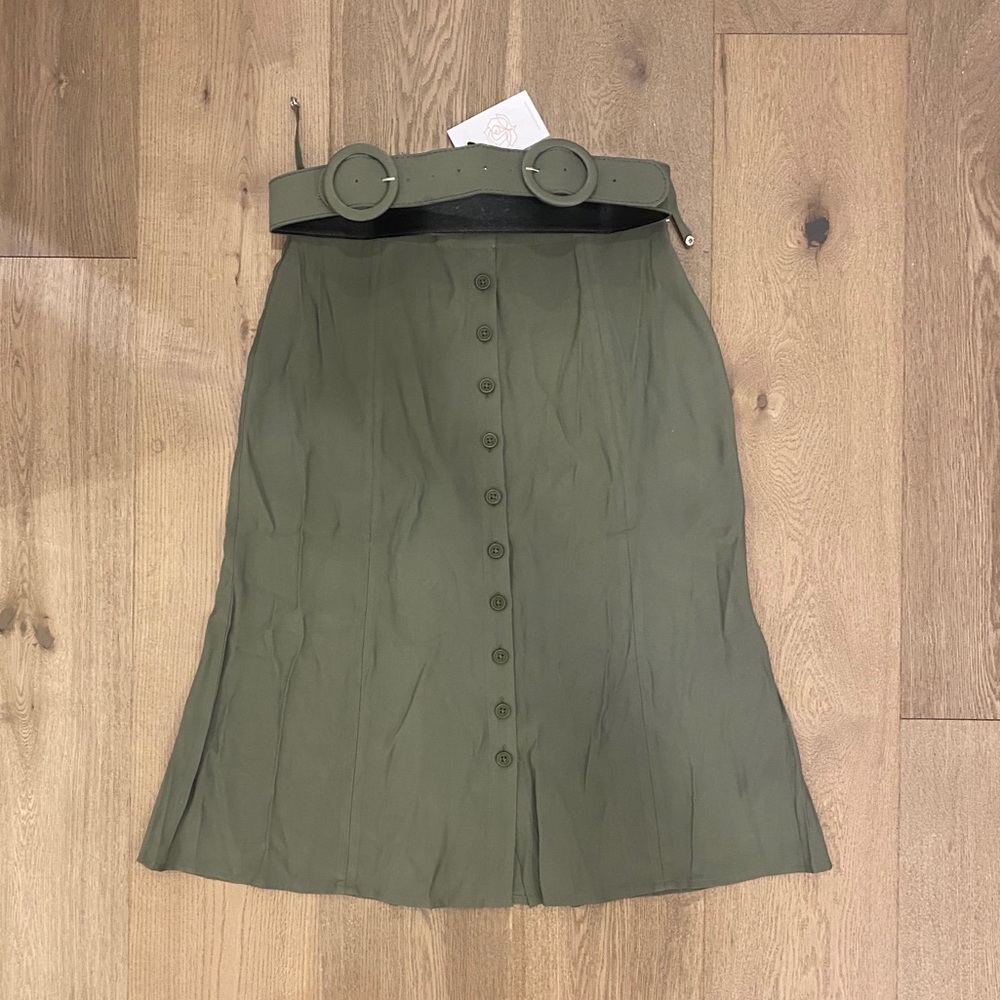 Backyard roses skirt